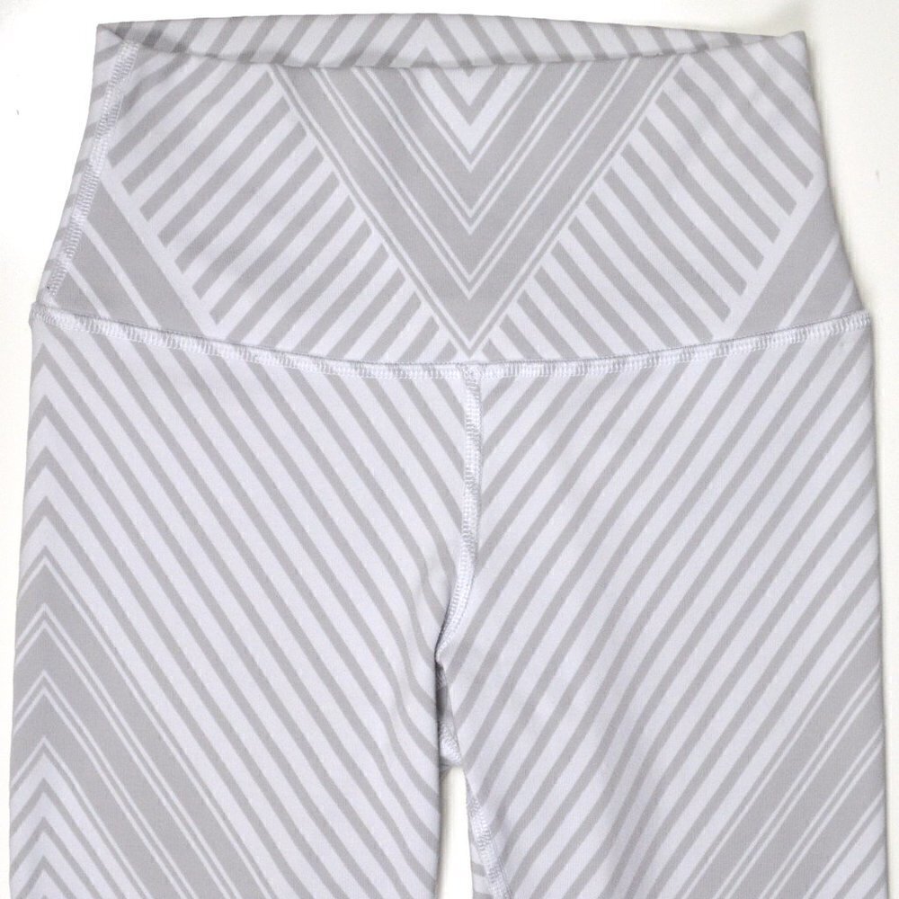 alo Diagonal Stripe Santa Fe White Crop Legging XS - Picture 2 of 8